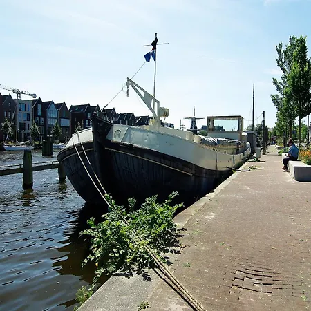 Boutique Canal Houseboat * Haarlem