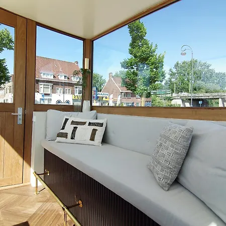 Boutique Canal Houseboat Haarlem